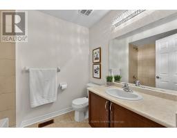 18 Herefordshire Crescent, Newmarket, ON L9N0B7 Photo 26