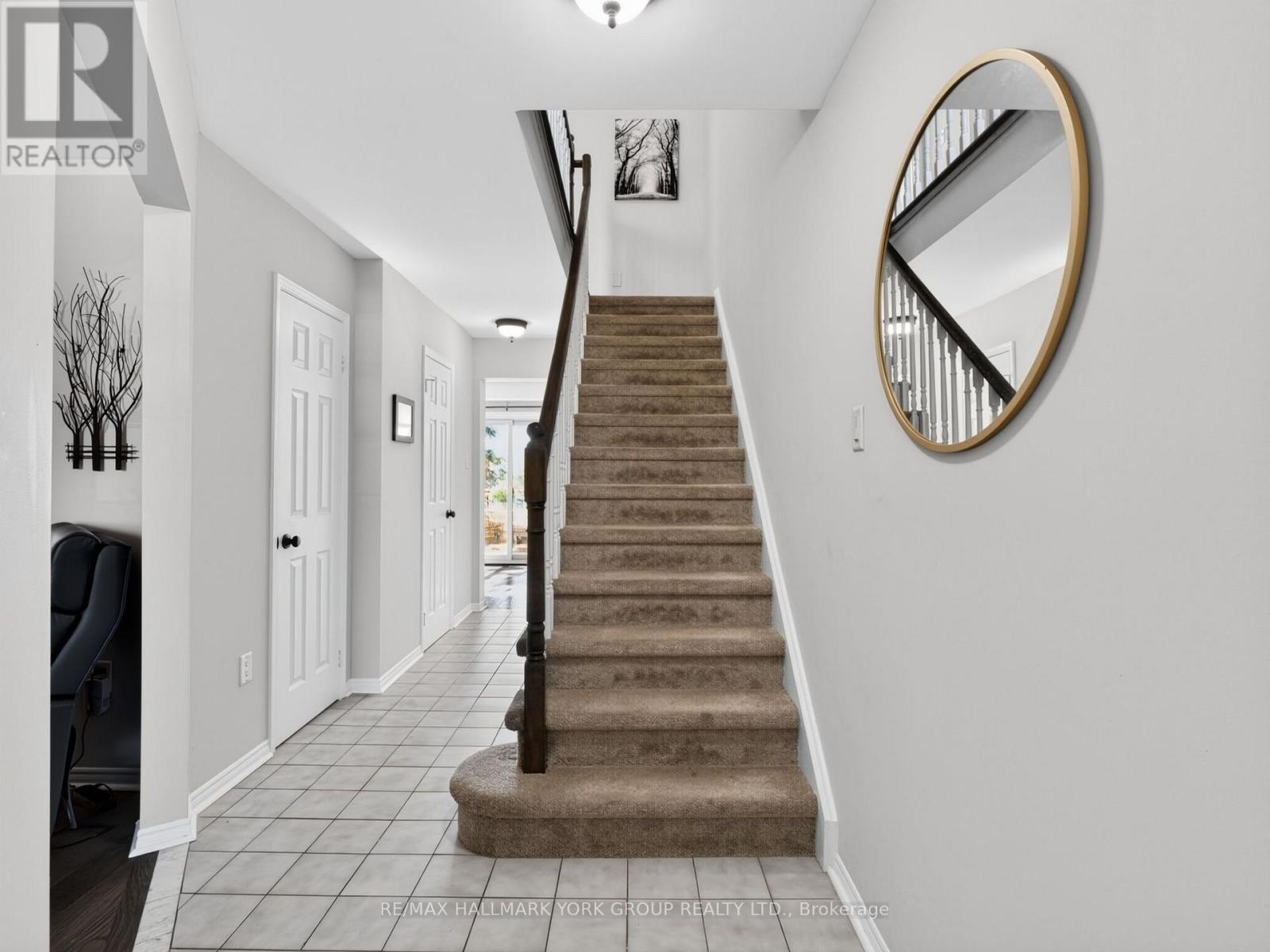 32- 315 Wilkes Court, Aurora, ON photo 21