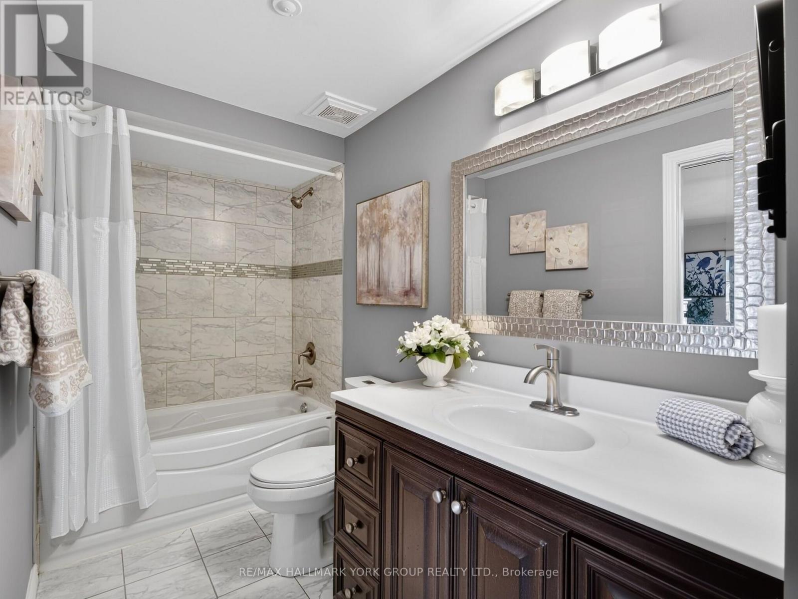 32- 315 Wilkes Court, Aurora, ON photo 27