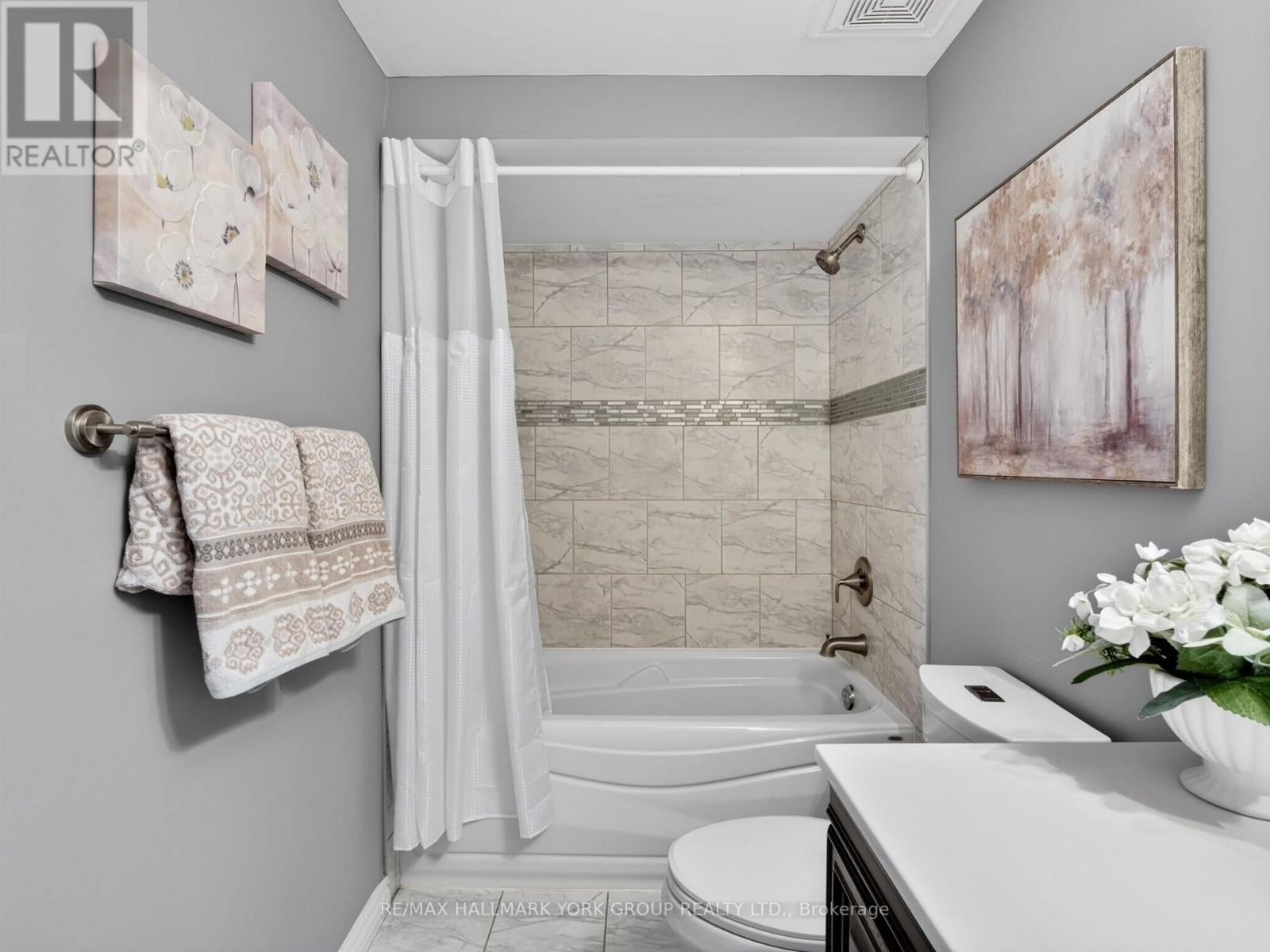 32- 315 Wilkes Court, Aurora, ON photo 28
