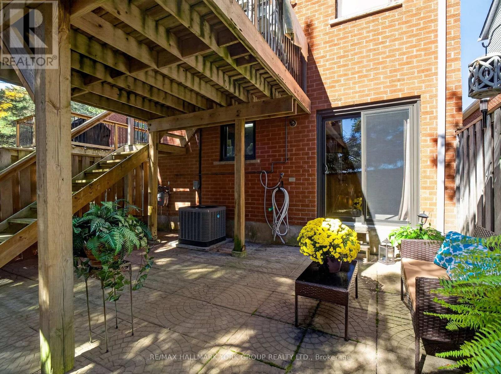 32- 315 Wilkes Court, Aurora, ON photo 35
