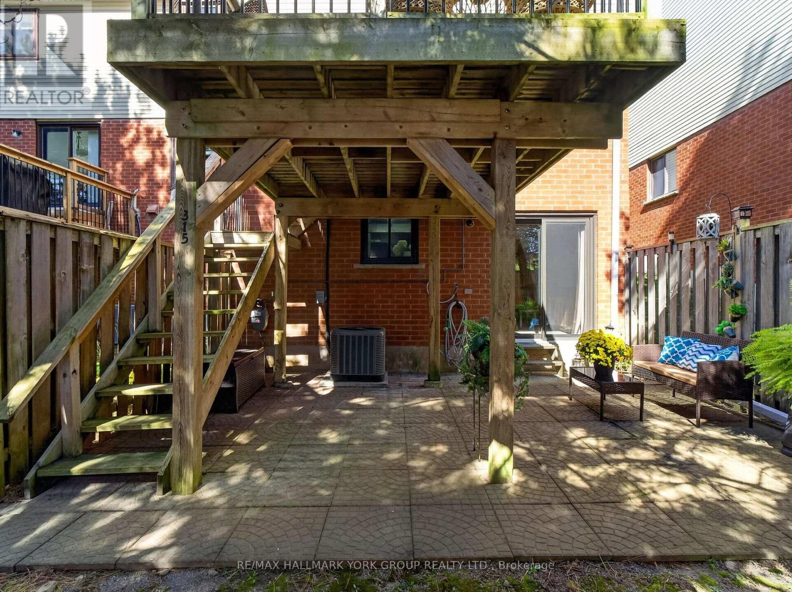 32- 315 Wilkes Court, Aurora, ON photo 36