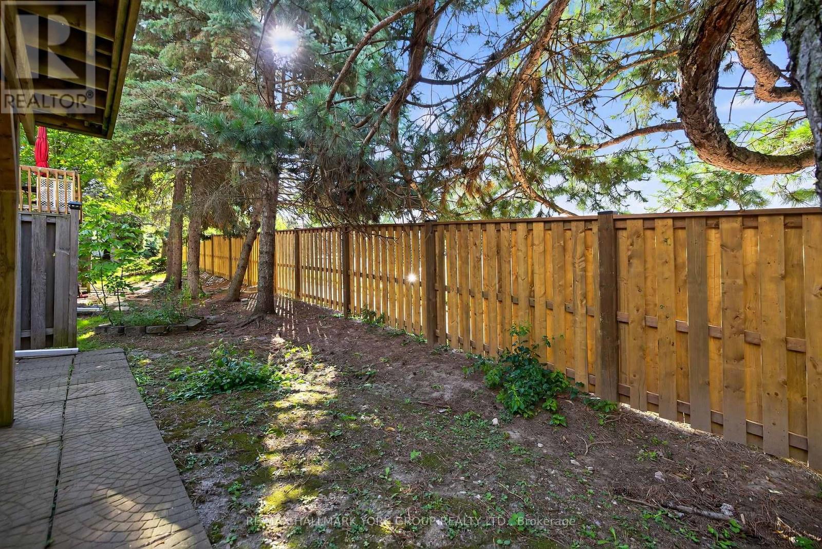 32- 315 Wilkes Court, Aurora, ON photo 38