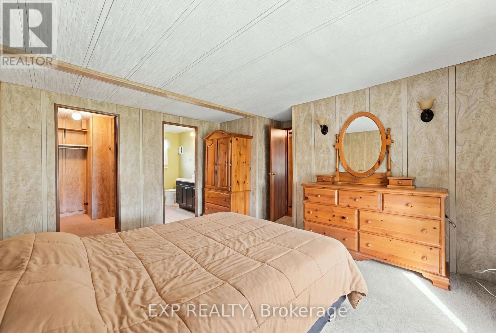 139 ROXANNA DRIVE - 14