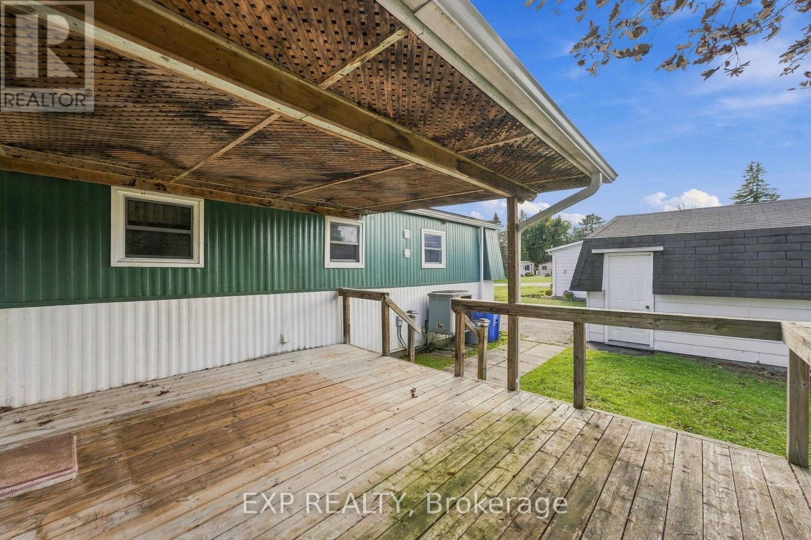 139 ROXANNA DRIVE - 23