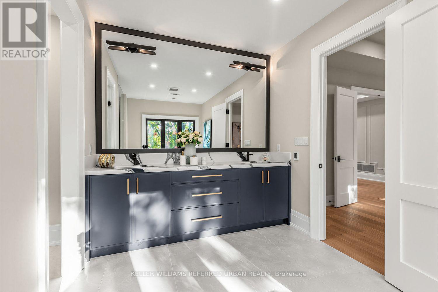 160 LAWRENCE AVENUE - 35