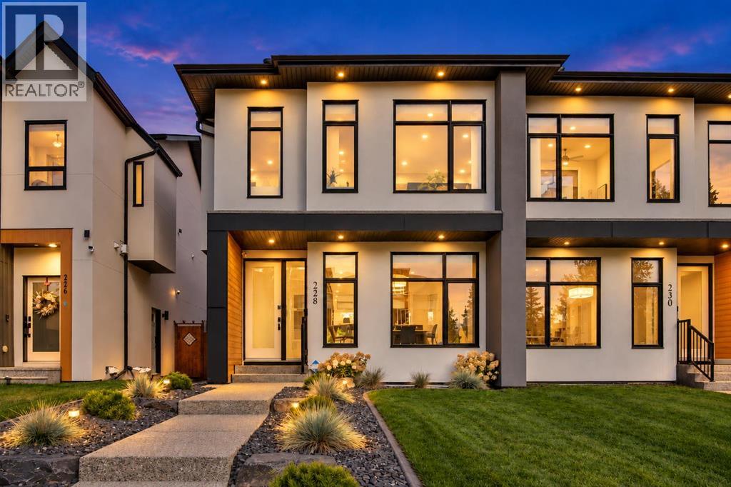 228 33 Avenue NE, Calgary