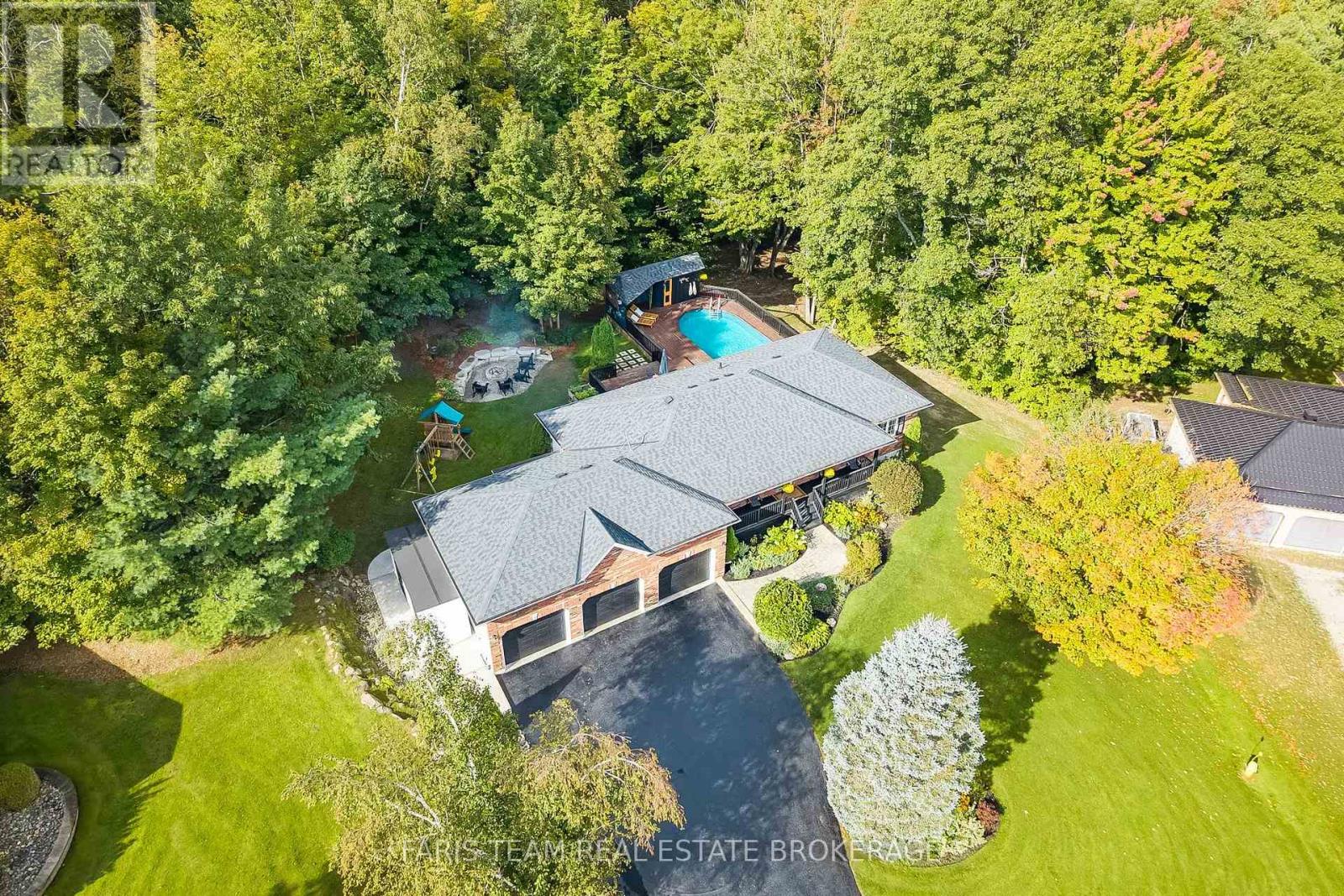 55 Davenport Drive, Springwater, ON photo 2