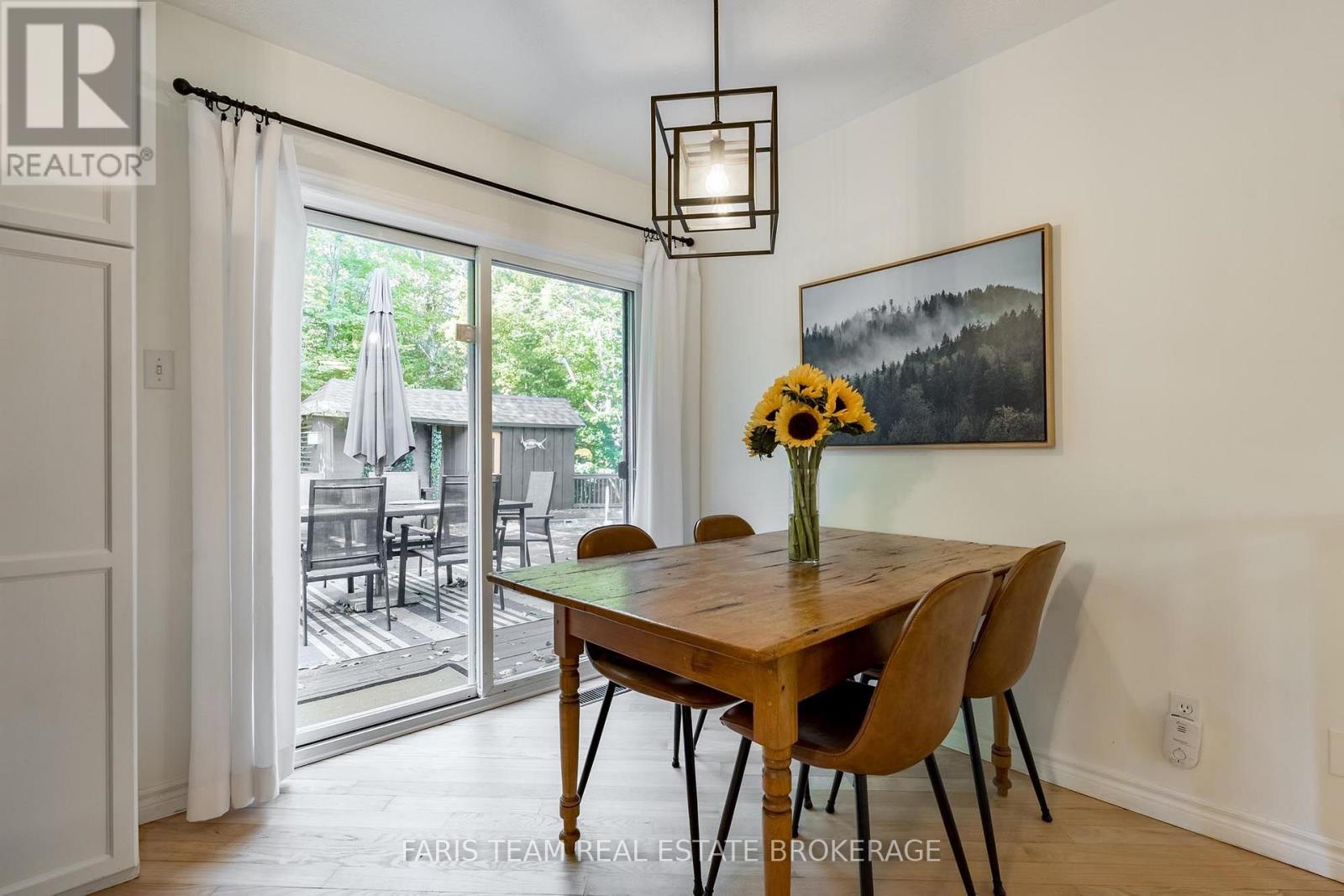 55 Davenport Drive, Springwater, ON photo 9