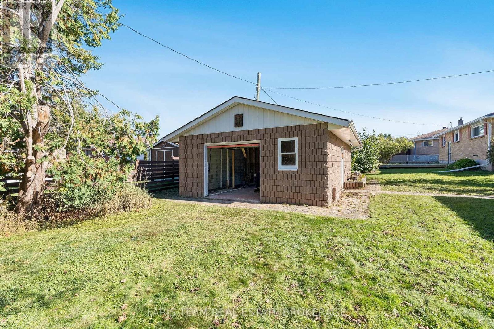 82 Oakley Park Square, Barrie, ON photo 15