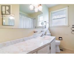 82 Oakley Park Square, Barrie, ON L4M2K1 Photo 12
