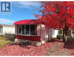 41 Rocket Avenue, photo 8
