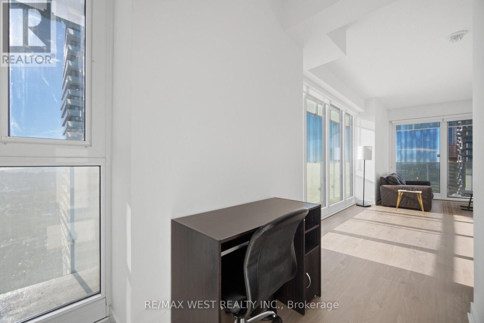 3900 Confederation Parkway — photo 27