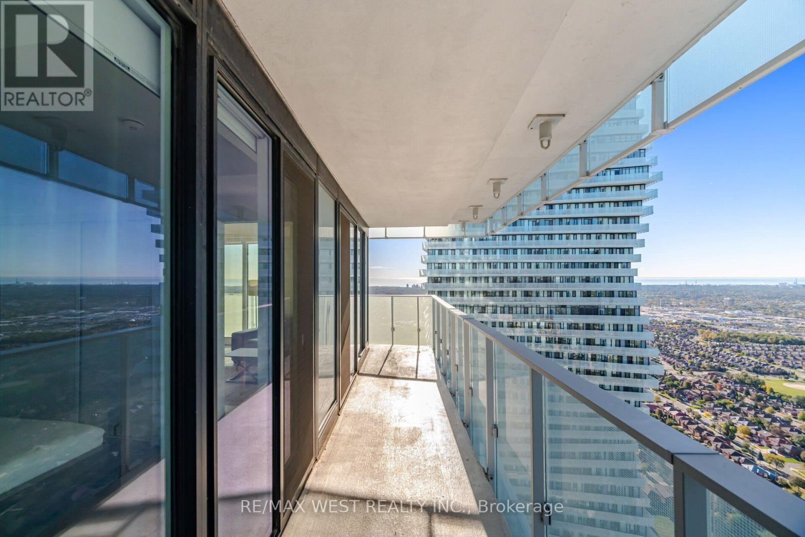 3900 Confederation Parkway — photo 32