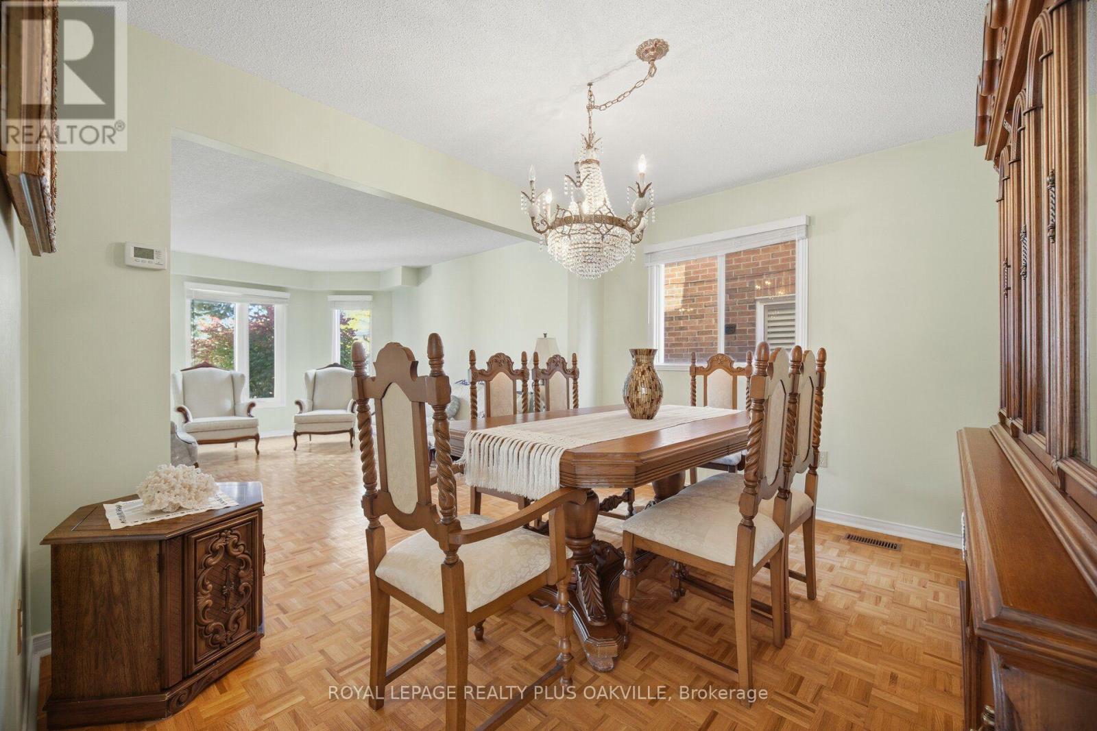 341 Nahani Way, Mississauga, ON photo 11