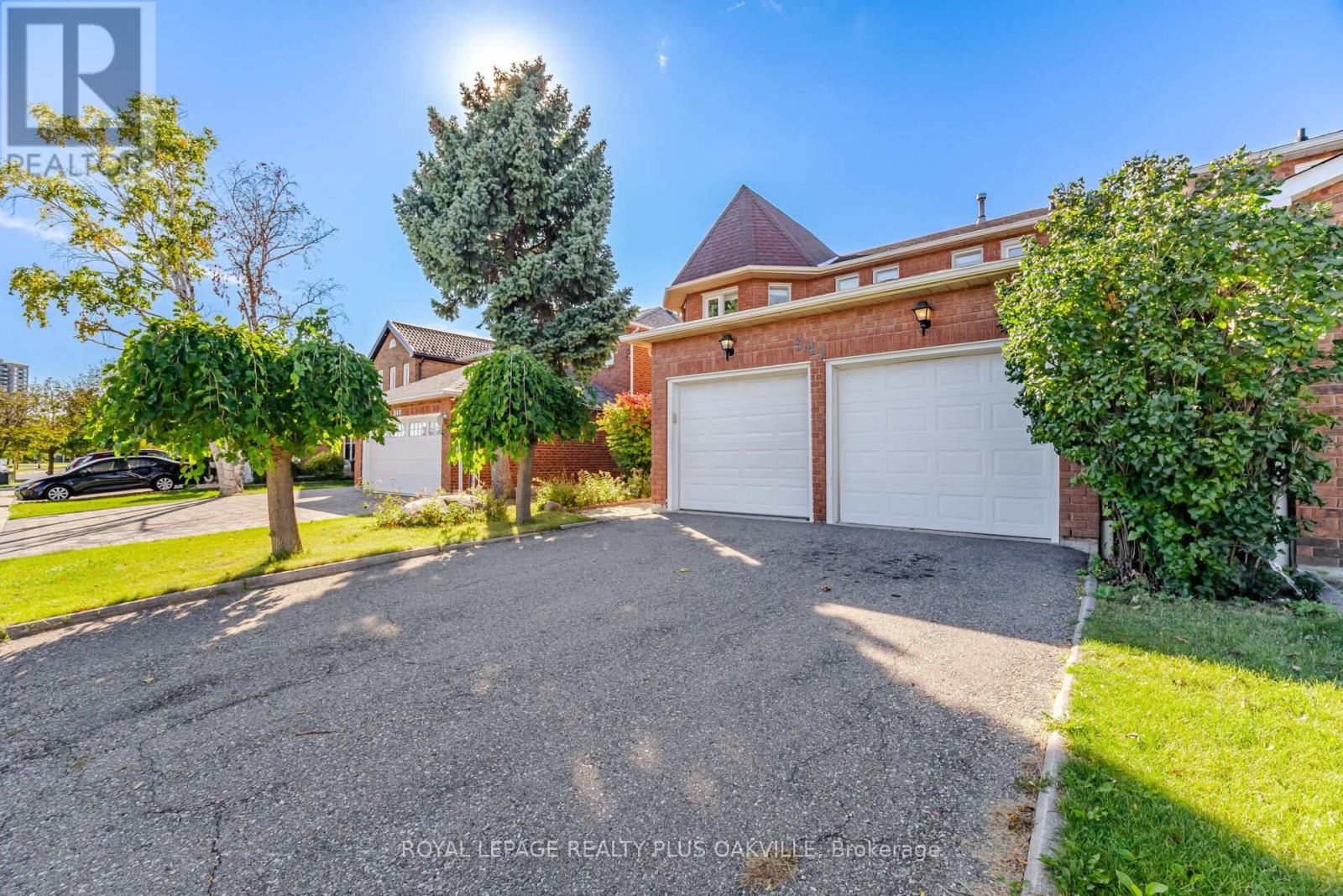 341 Nahani Way, Mississauga, ON photo 2