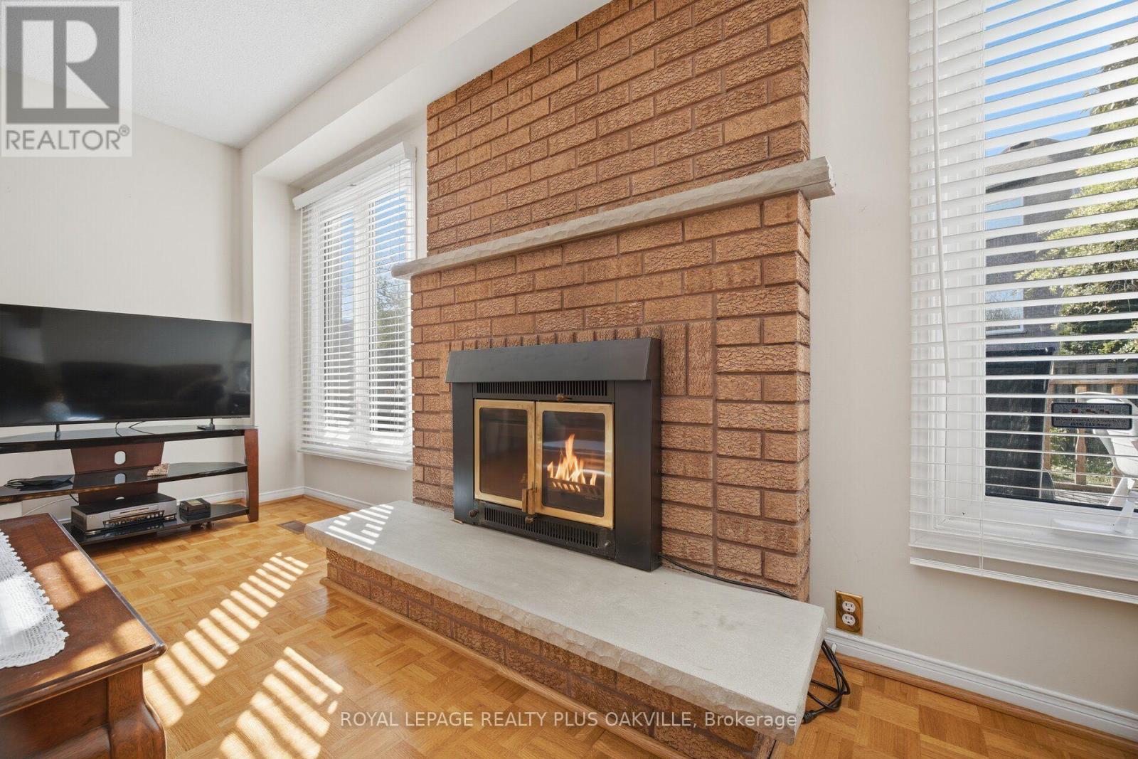 341 Nahani Way, Mississauga, ON photo 26