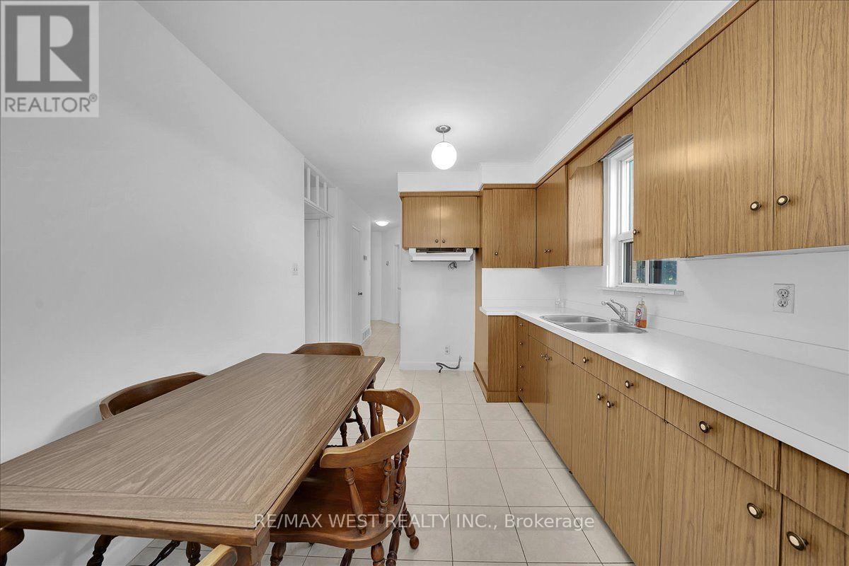 198 RUSTIC ROAD - 14