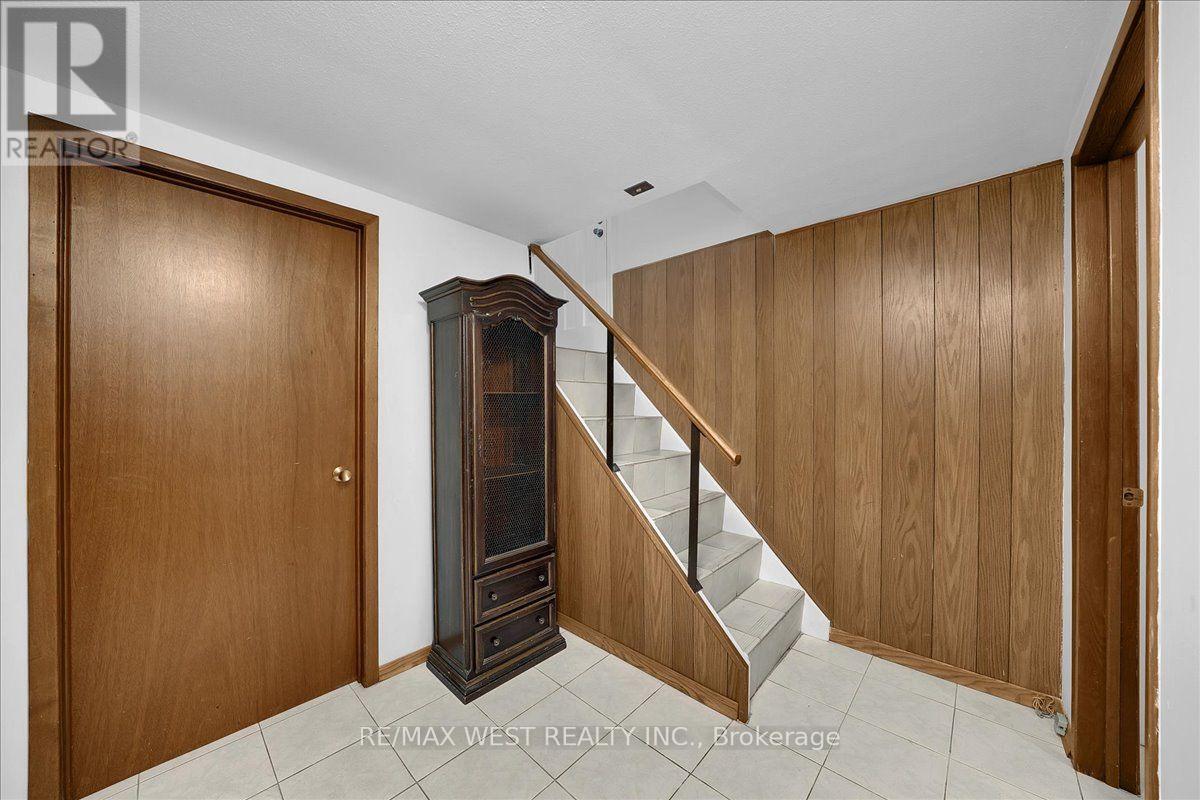 198 RUSTIC ROAD - 22