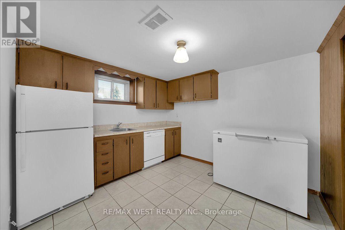 198 Rustic Road, Toronto, ON photo 27