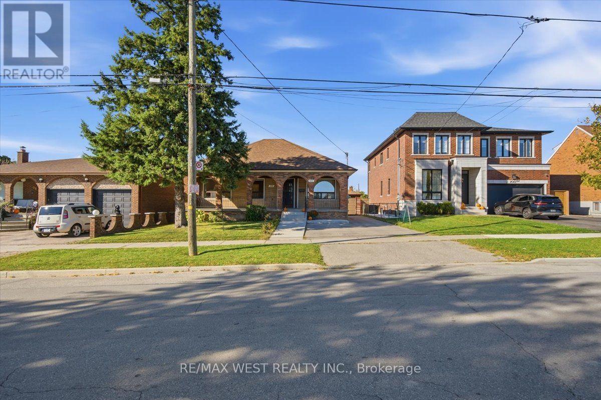198 Rustic Road, Toronto, ON photo 3