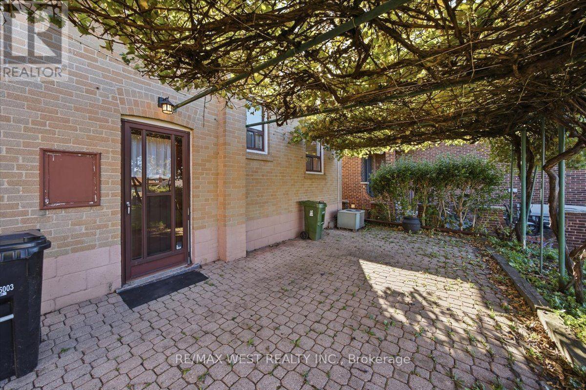 198 Rustic Road, Toronto, ON photo 33