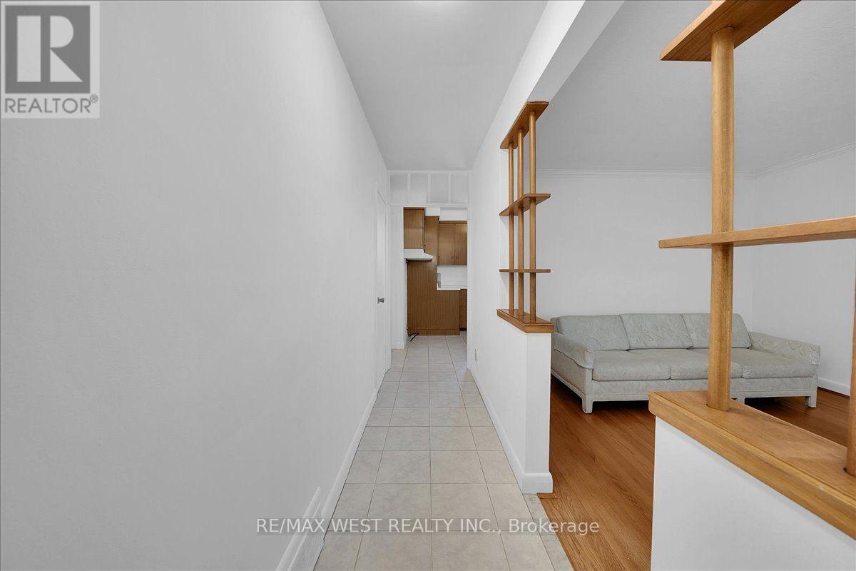 198 Rustic Road, Toronto, ON photo 8