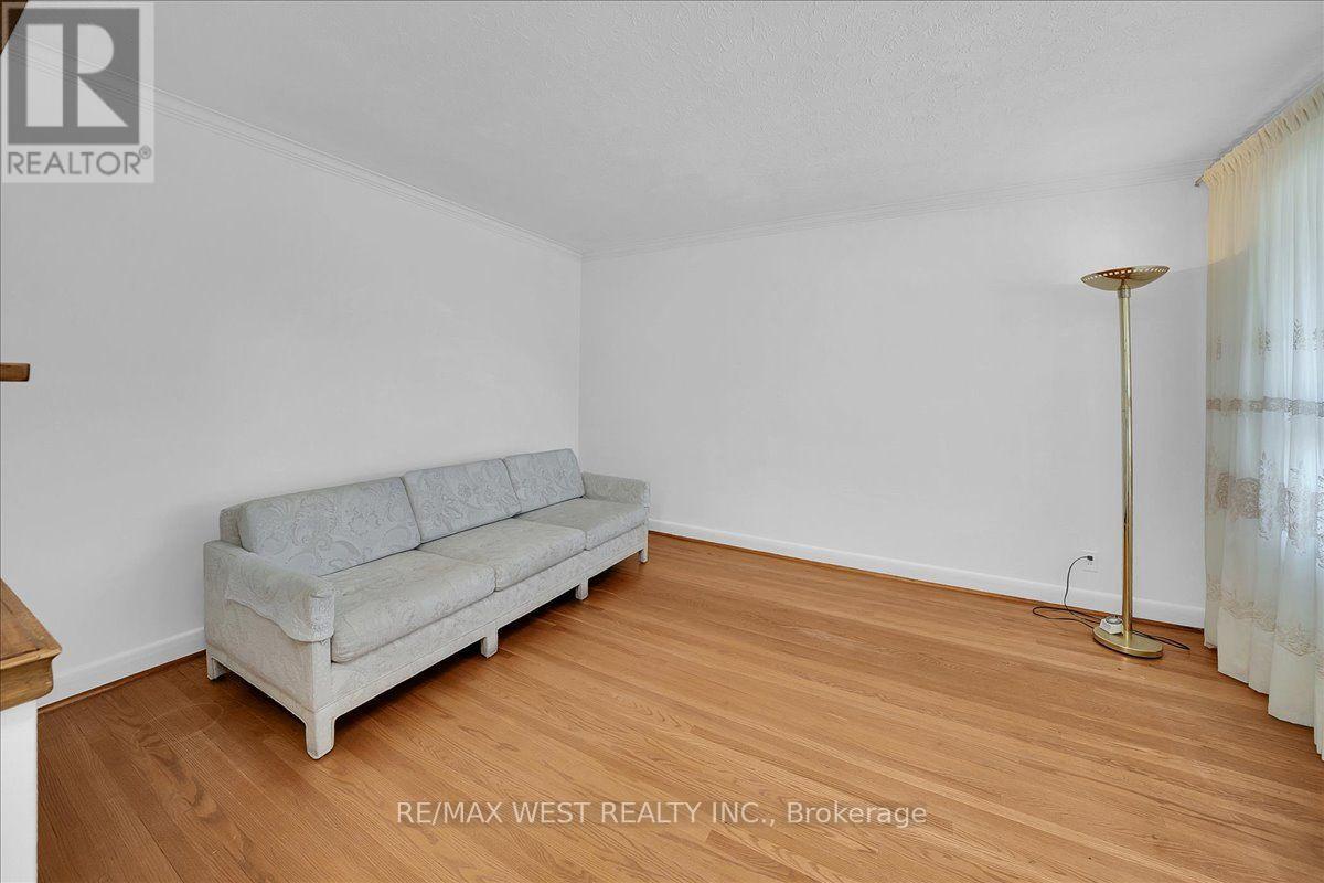 198 Rustic Road, Toronto, ON photo 9