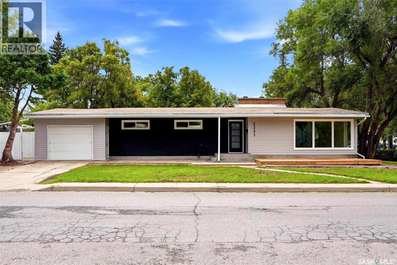 2251 Jubilee AVENUE - 1
