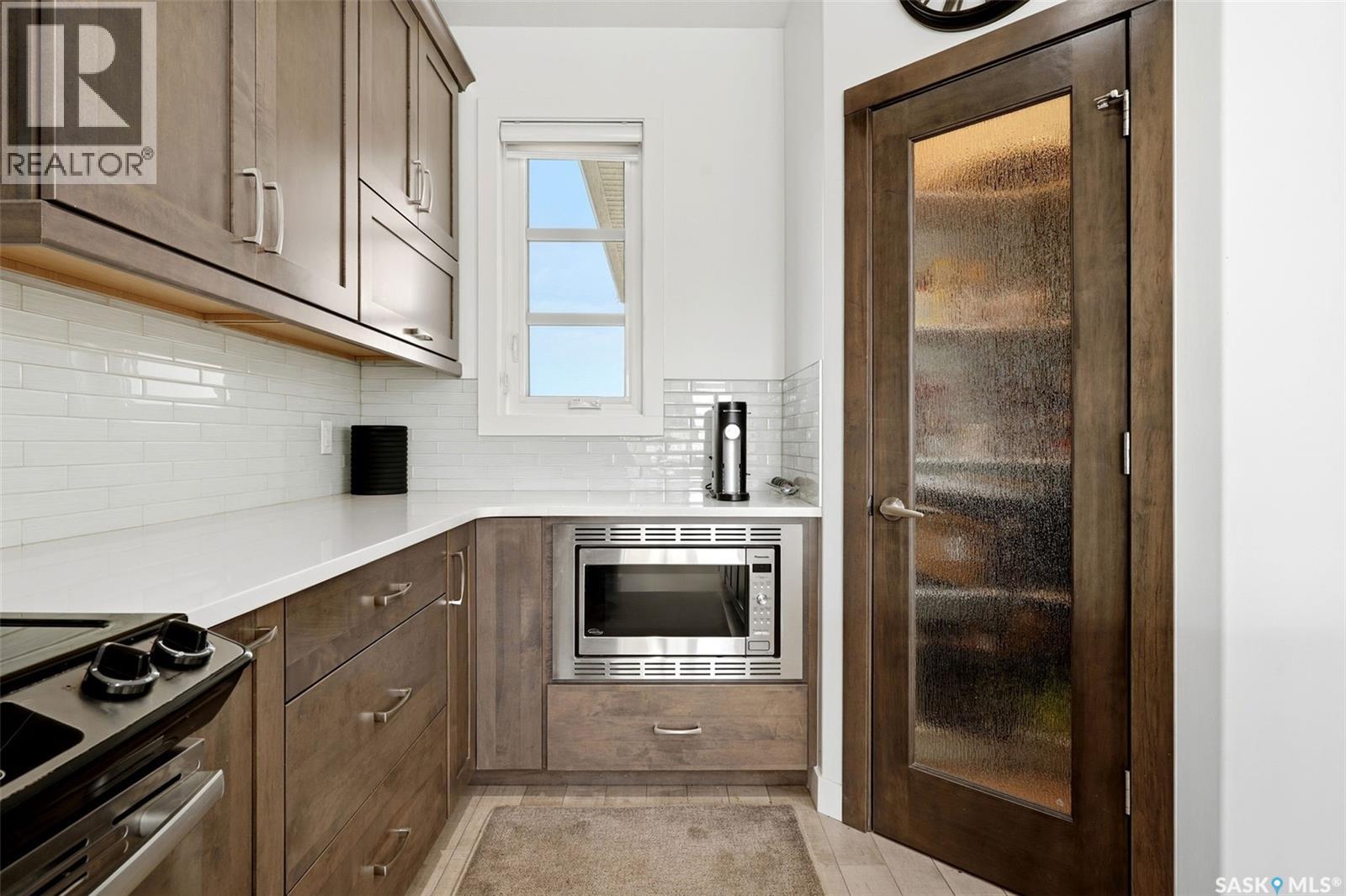 733 3rd AVENUE, Pilot Butte — photo 14