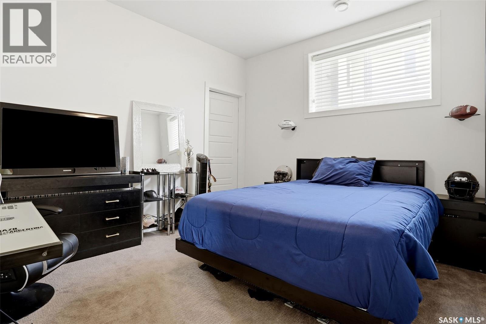 733 3rd AVENUE - 43