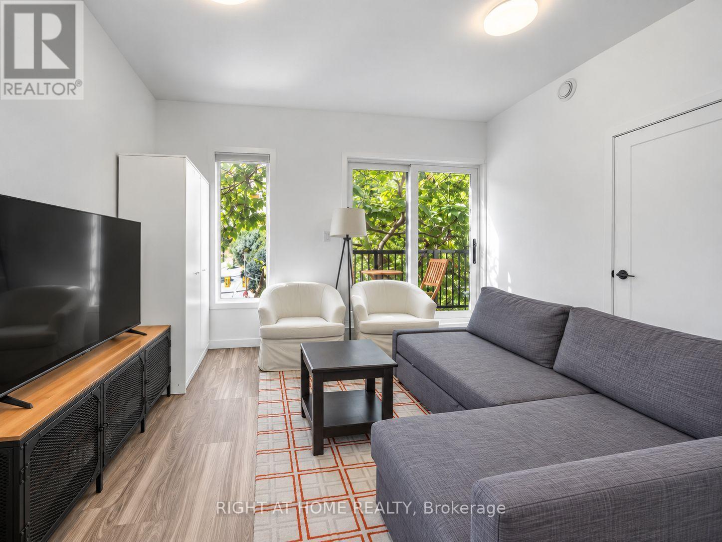 148 Glenlake Avenue — photo 10