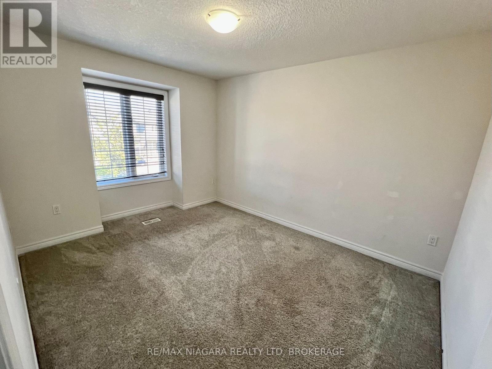 23 Fairgrounds Drive — photo 35