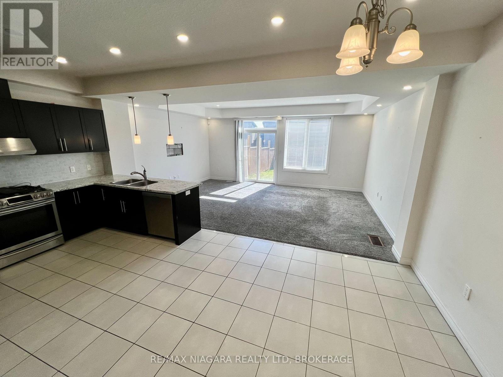 23 Fairgrounds Drive — photo 7