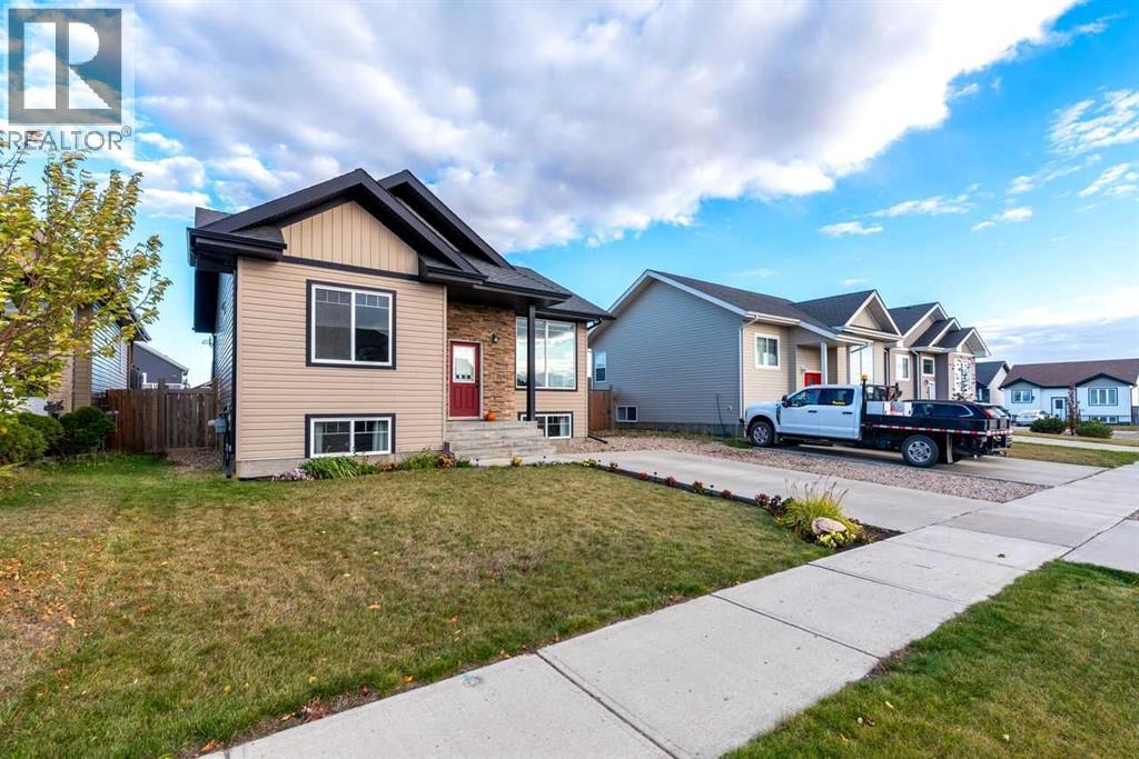 1305 47A Avenue, Lloydminster — photo 3
