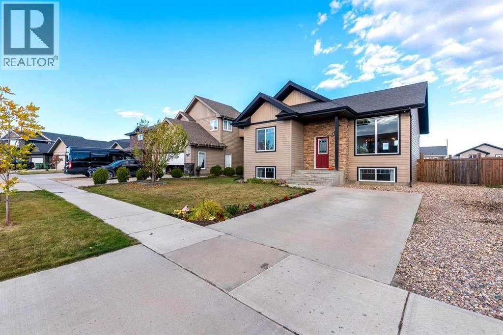 1305 47A Avenue, Lloydminster — photo 2