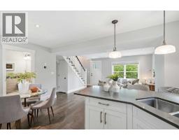 121 15 Street NW - photo 8
