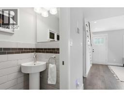 121 15 Street NW - photo 13