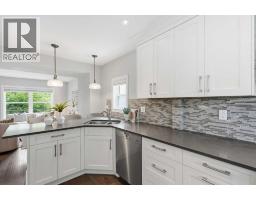 121 15 Street NW - photo 10