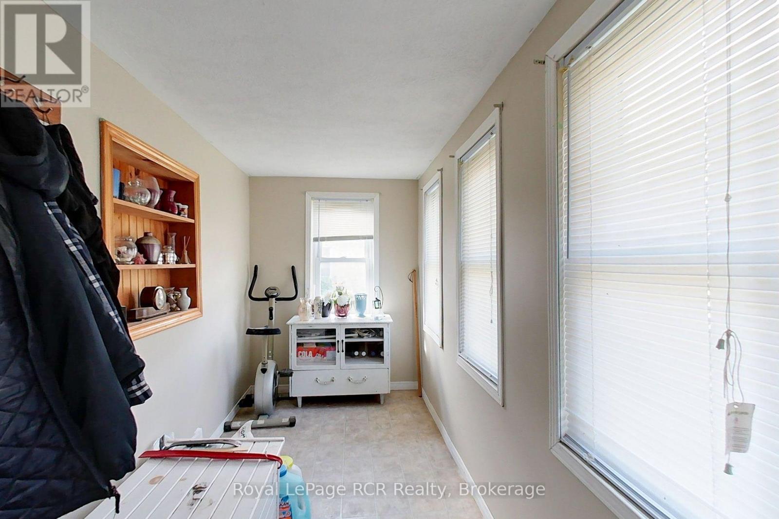 11 Gordon Street East — photo 10