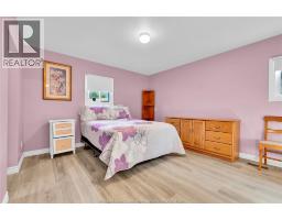 214 Dana Drive, Essex, ON N8M2A1 Photo 18