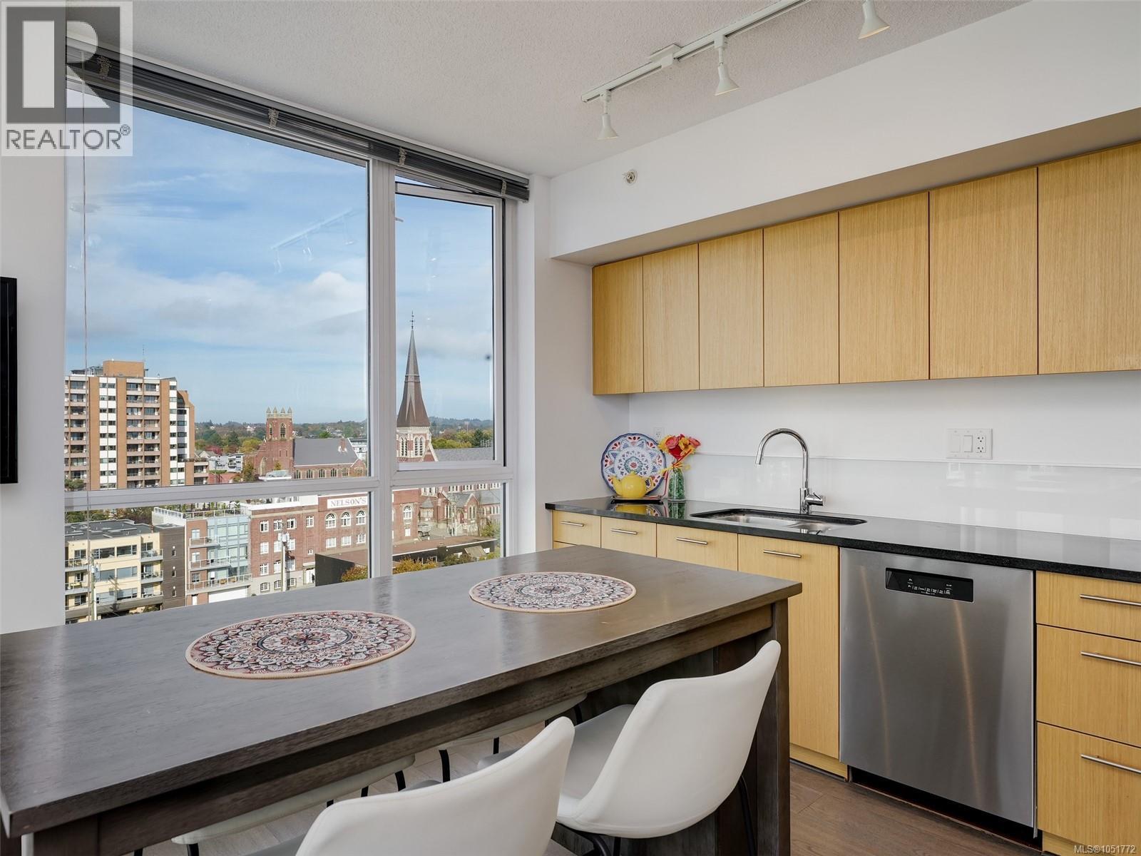 #1106 834 Johnson St - 9
