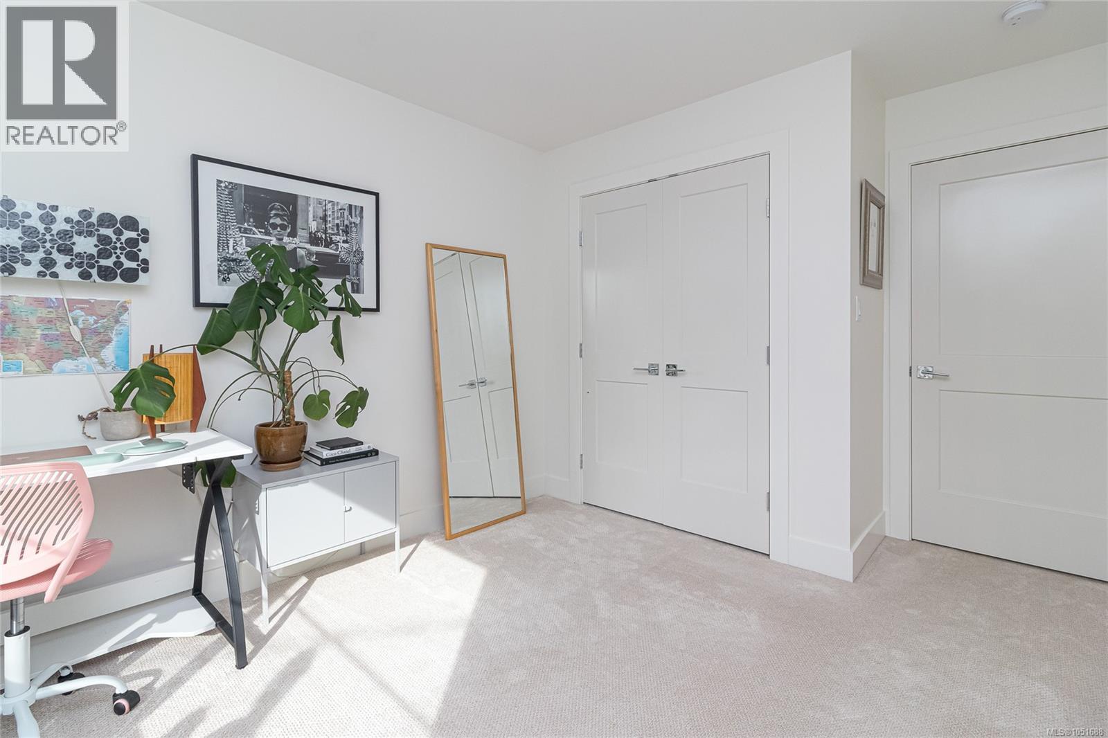 3197 Fifth St - Image 29