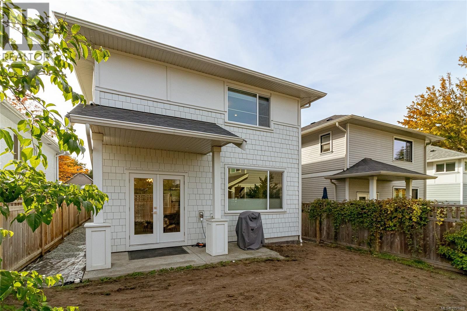 3197 Fifth St - 33