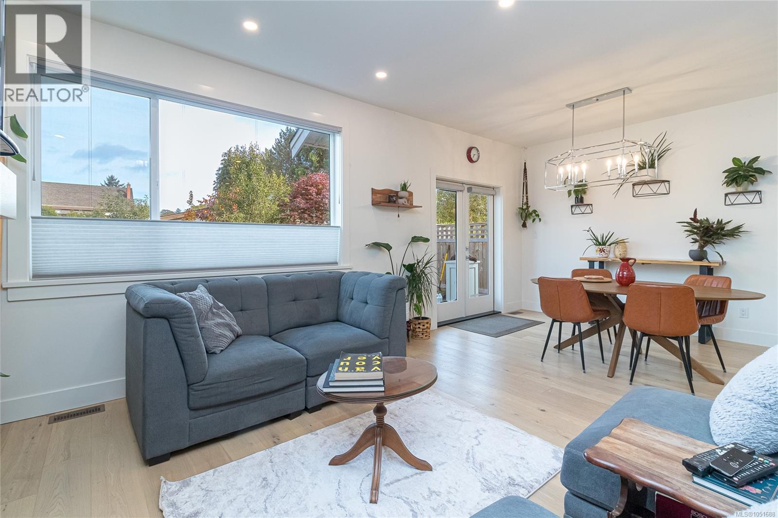 3197 Fifth St - Image 9