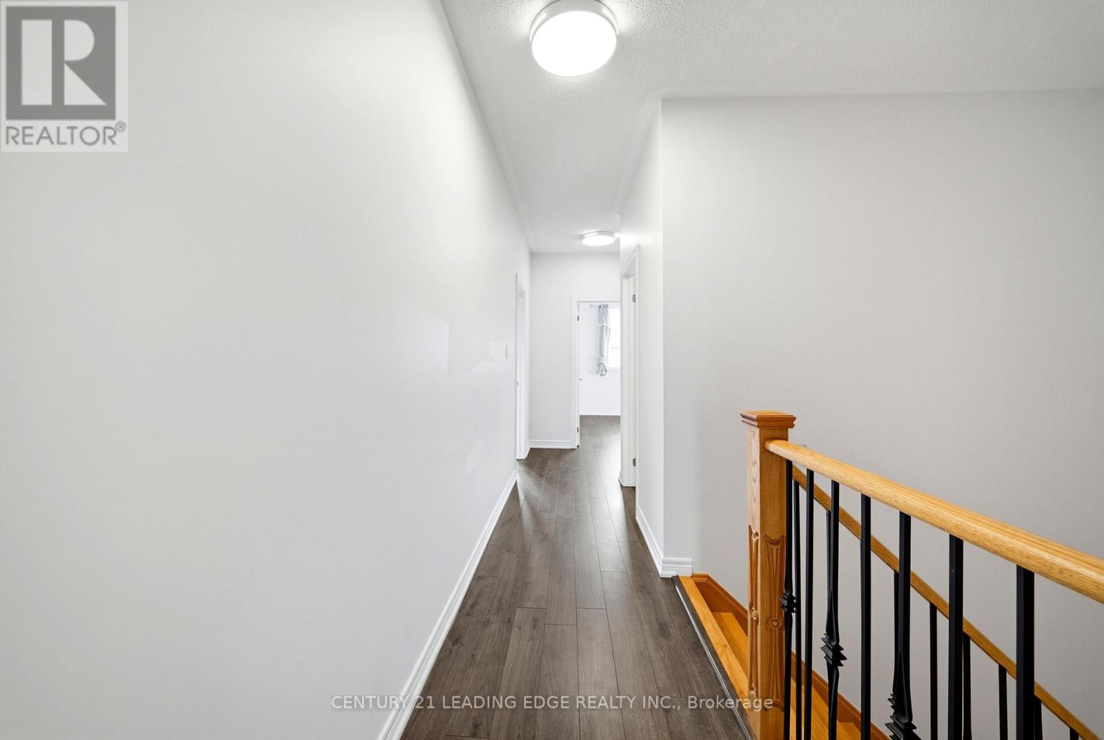 75 Decast Crescent — photo 31
