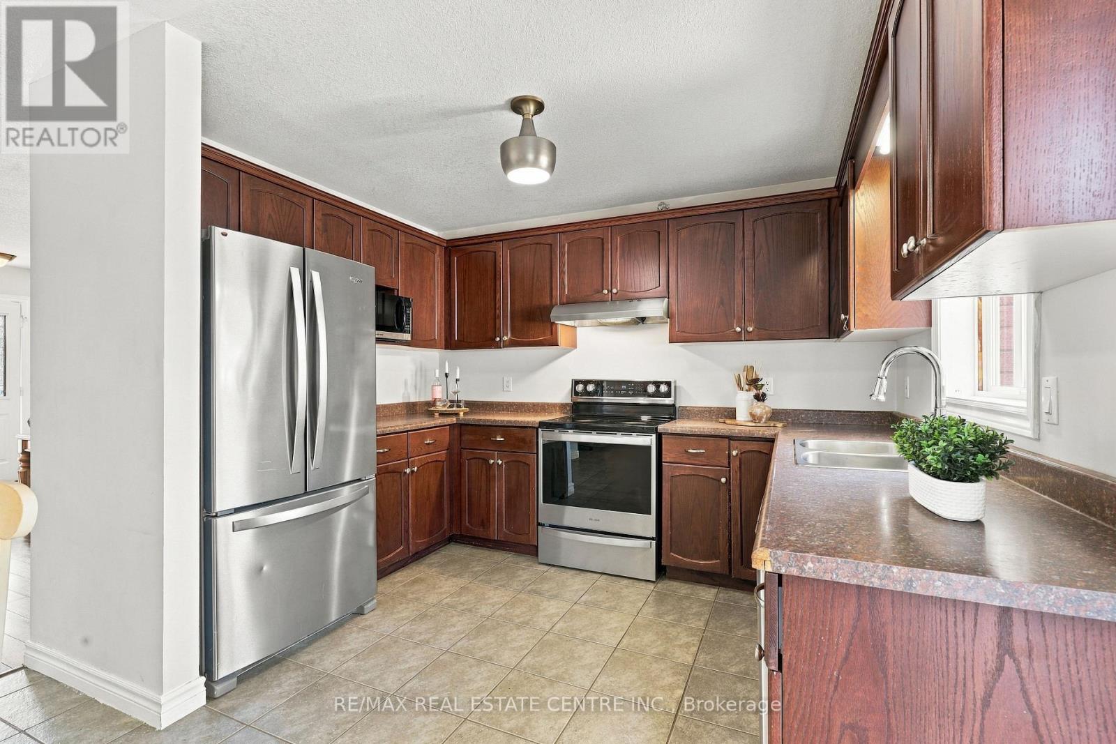 34 MCMASTER ROAD - 12