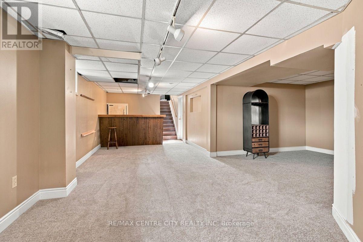 4564 EAST ROAD E - Image 28