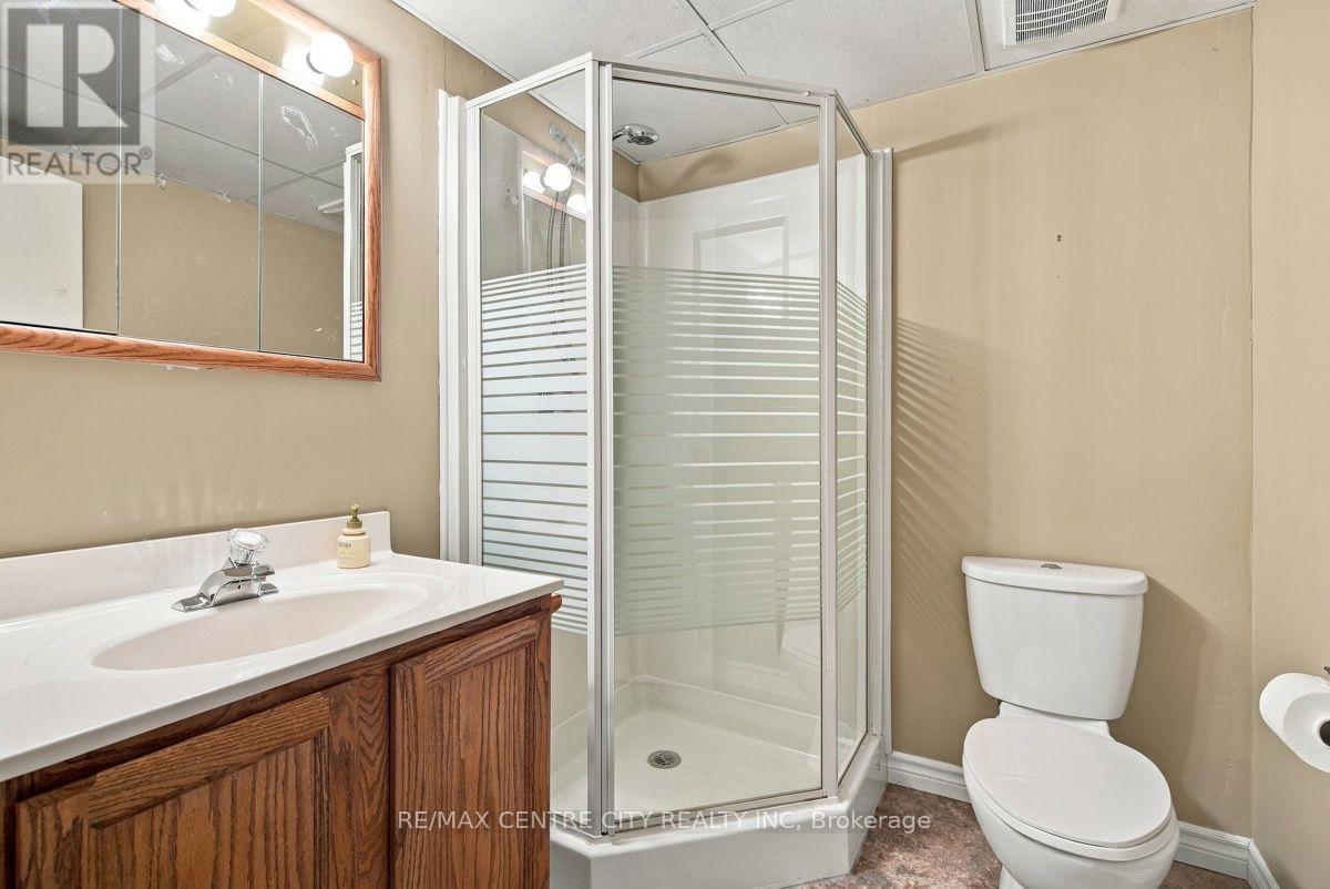 4564 EAST ROAD E - Image 33