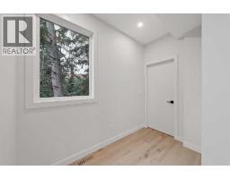 4pc Bathroom - 4320 Centre A Street Ne, Calgary, AB T2E3B1 Photo 13